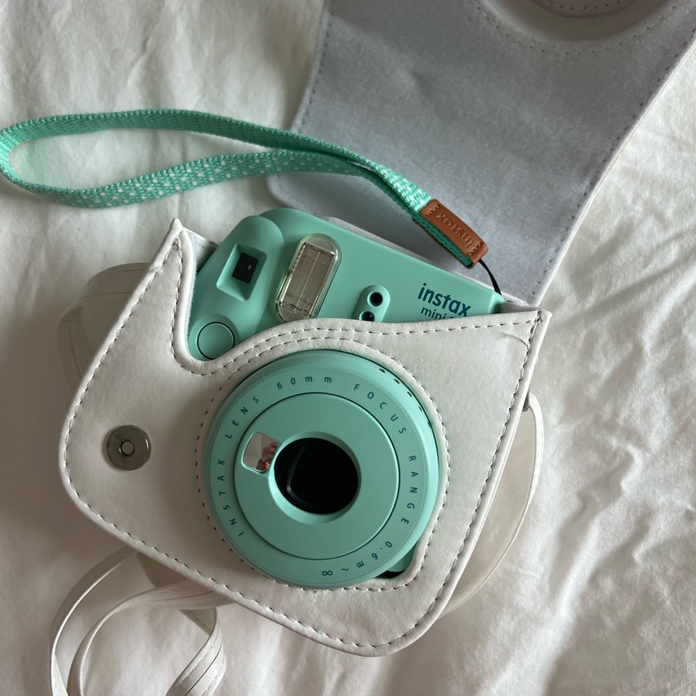 Fujifilm Instax mini 9 green color with white leather vase
